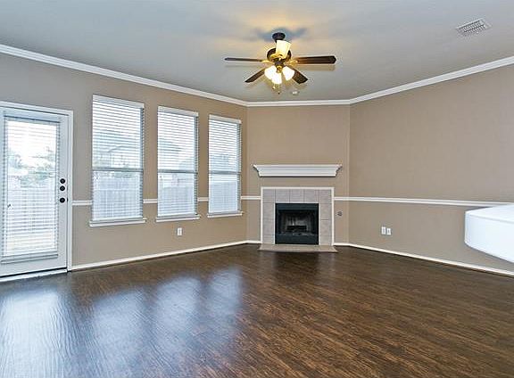 5th image of 5805 Blue Spruce Ln