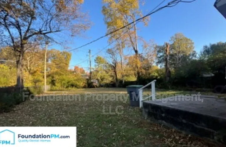1570 Rebecca St — Photo 18