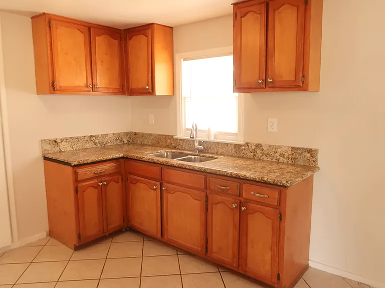 3945 E Madison Ave — Photo 4