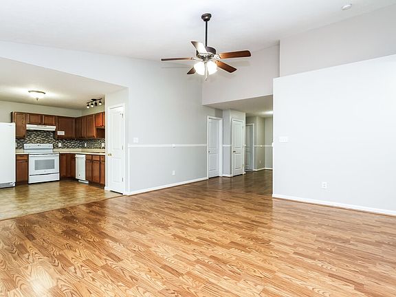 3rd image of 7548 Lara Lee Dr