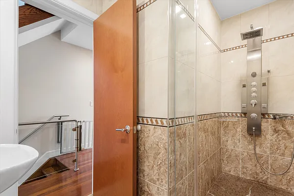 Sold by High Class Realty SB LLC | media 15