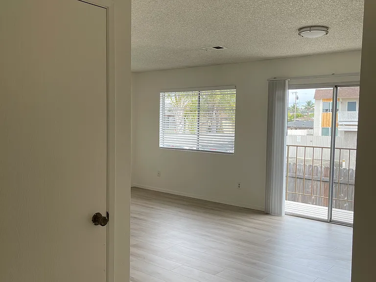 240 Aspen St #10 — Photo 10