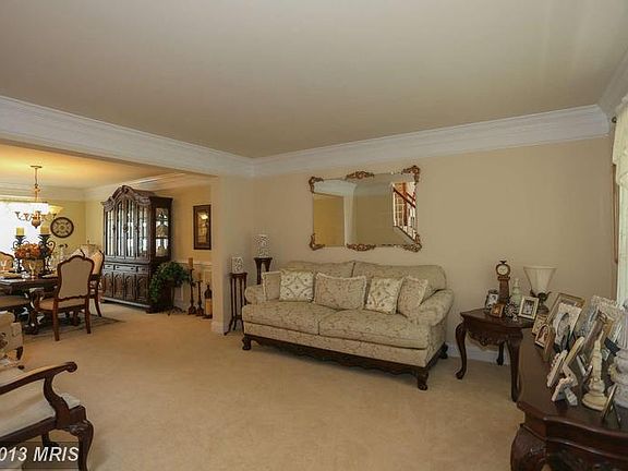 3rd image of 9411 Laurel Oak Dr