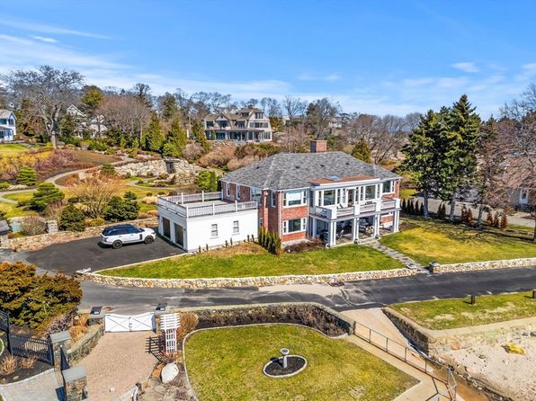70 Galloupes Point Rd, Swampscott, MA 01907