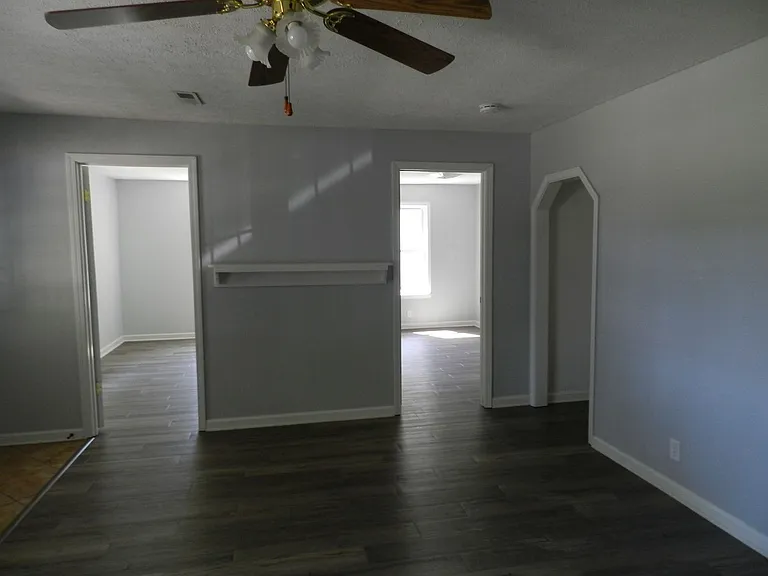 204 Dyer St — Photo 13