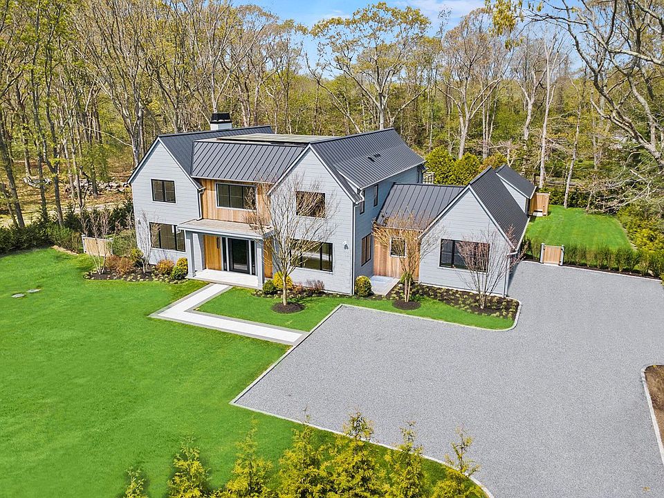 8 Ashwood Ct, Southampton, NY 11968 | Zillow