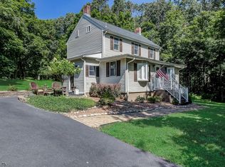 33 Old Clinton Rd, Flemington, NJ 08822