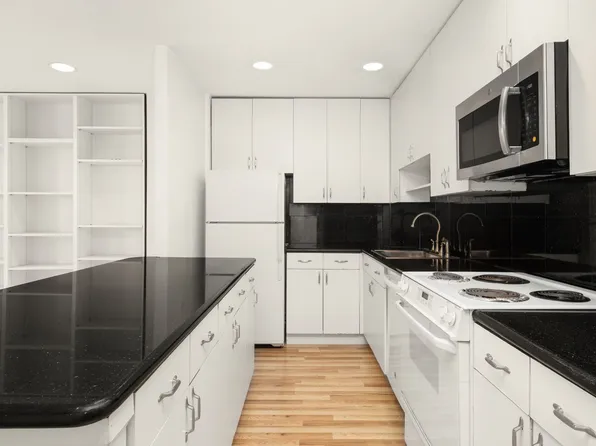 1 5th Avenue image 2 of 11