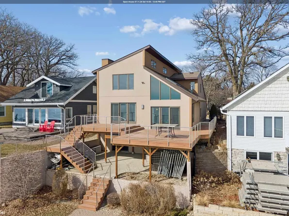 1823 N Shore Dr, Clear Lake, IA 50428