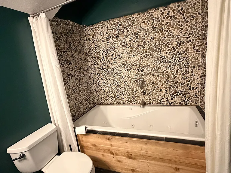 Jacuzzi tub