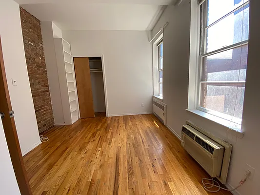 Rented by City Connections Realty | media 6