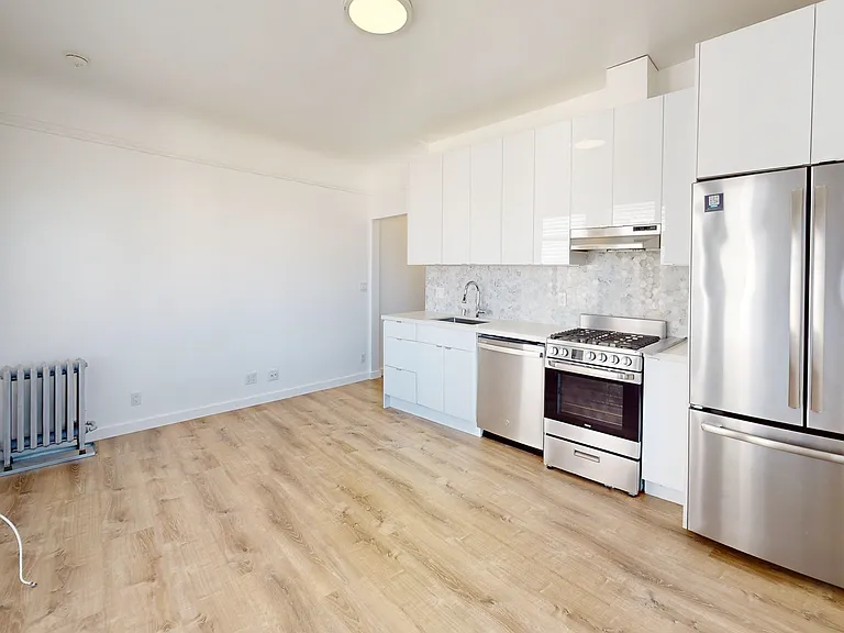 90 Alhambra St #406 — Photo 2