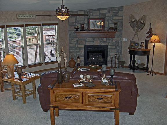 libing room with fireplace