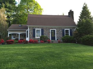 2 Taylor Dr, West Caldwell, NJ 07006