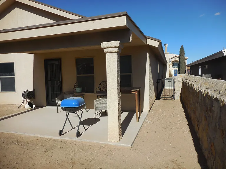 12572 Paseo Lindo Dr — Photo 38