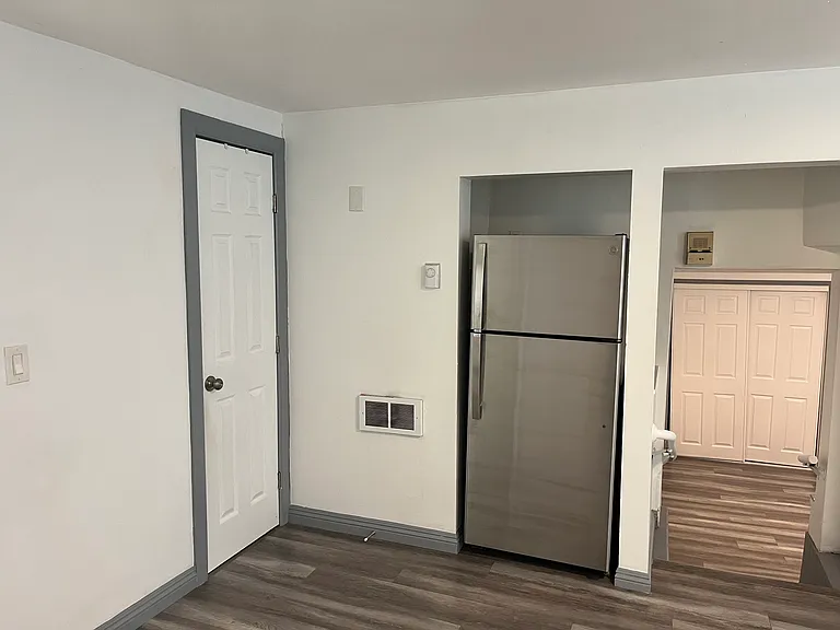1683 Greenwich St — Photo 4