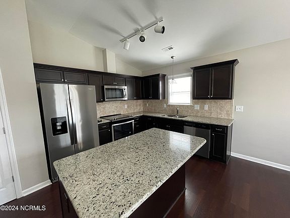 5th image of 617 Moonstone Court