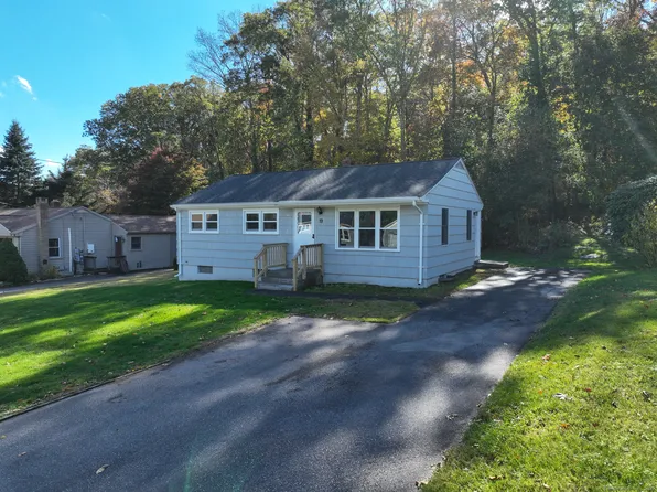 19 Oak Drive, North Stonington, CT 06359