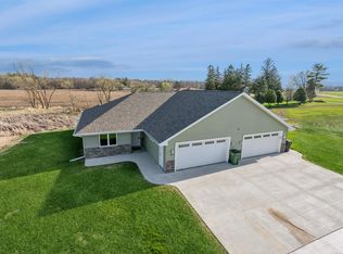 559 Summer Dr, Brillion, WI 54110