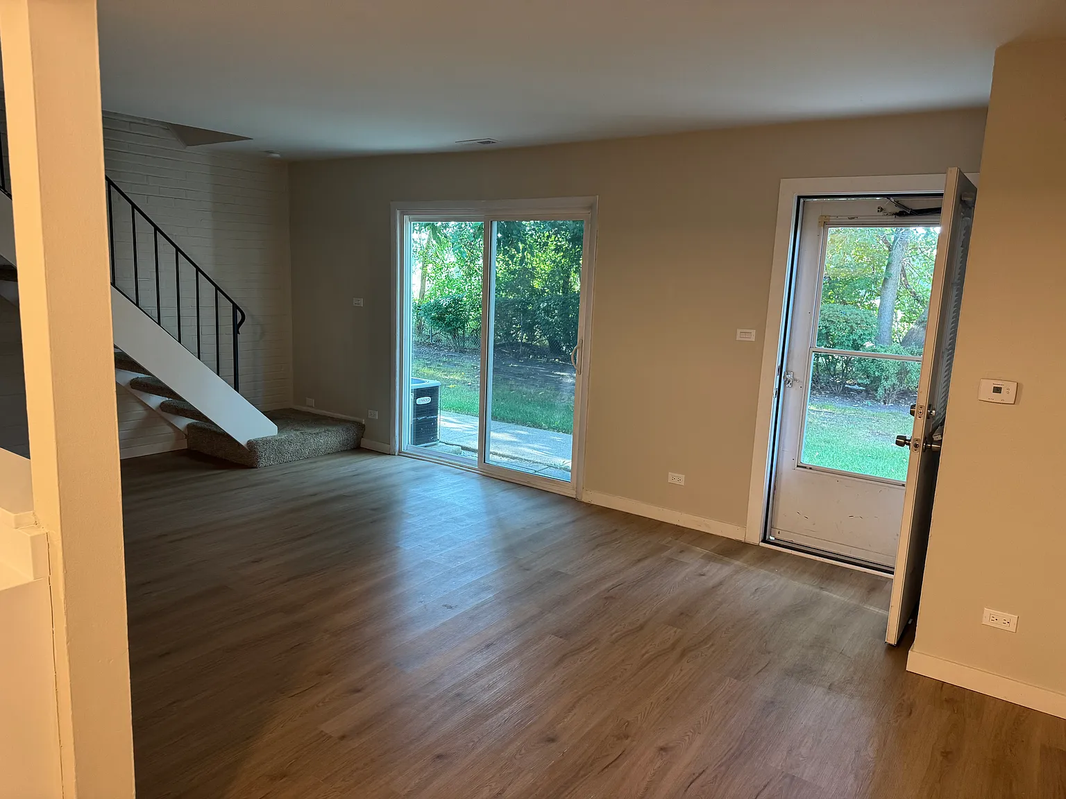 2 bed, 1.5 bath, 1000 sqft, $2,300 — Photo 1