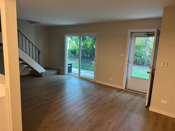186 Judith Ct Unit B, Bartlett, IL 60103