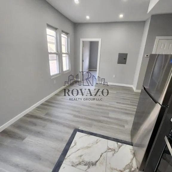 352 S 10th St #2 — Photo 5