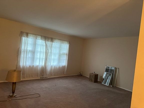 3rd image of 6 Guilford Rd