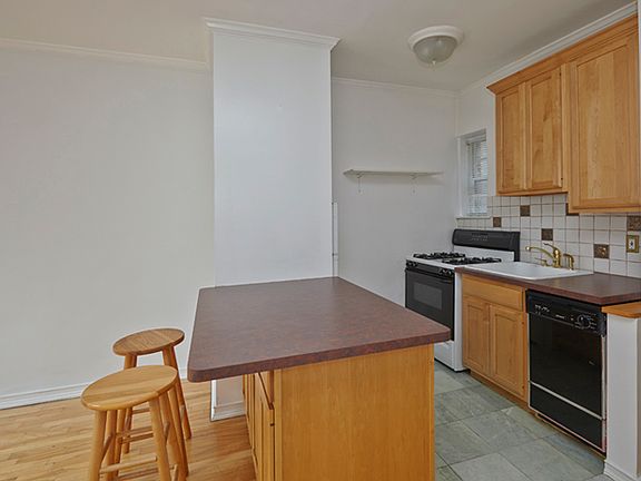 4th image of 415 E 80th St APT 5R