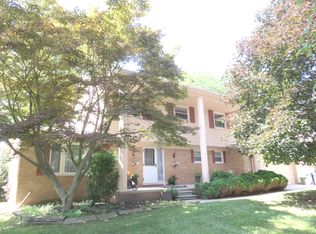 540 Old Perch Rd, Rochester Hills, MI 48309