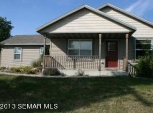 5 8th St NE, Plainview, MN 55964