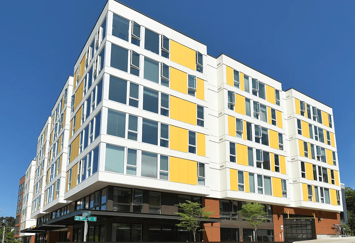Mt Baker The Maddux Apartments — Photo 1