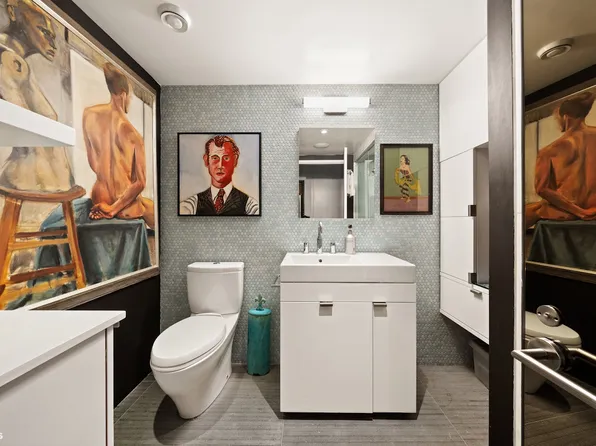 347 West 39th Street 8E image 9 of 9