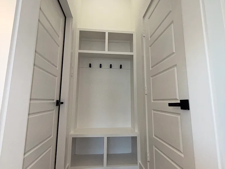5506 Mesa Cir — Photo 3