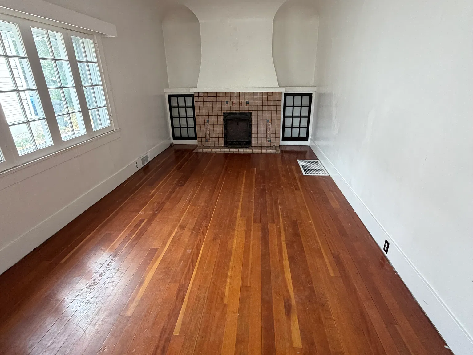 4 bed, 2.5 bath, 1895 sqft, $1,800 — Photo 4