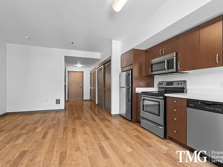 Corbett Heights Apartment Homes — Photo 22