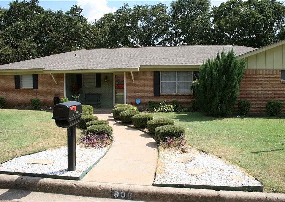 1st image of 606 SE 22nd St