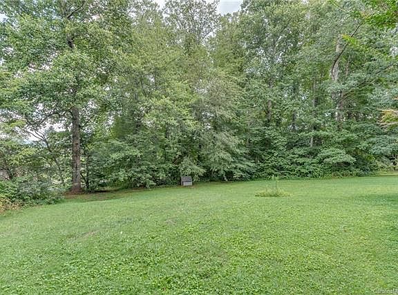 3rd image of 111 Peacock View Dr