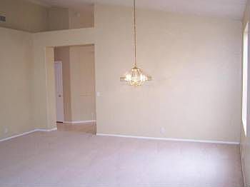 5th image of 837 N Gregory Pl