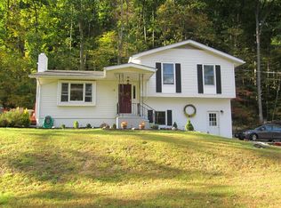 8 Hillside Rd, Montague, NJ 07827