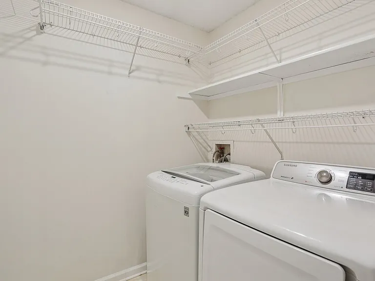 2429 Kennedy Ct — Photo 12