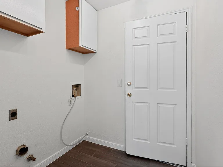 417 W Hillary Cir — Photo 48