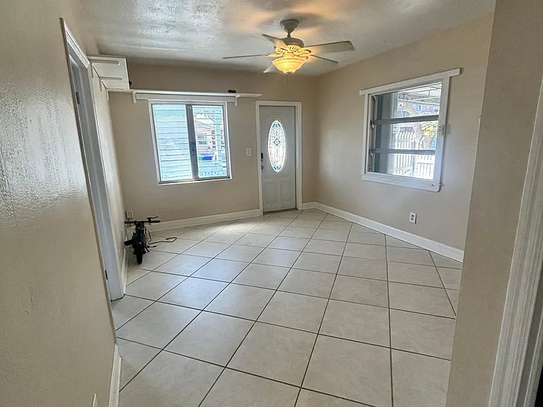 1513 Josephine St — Photo 4