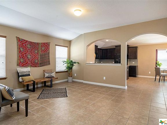 4th image of 126 Linden Ln