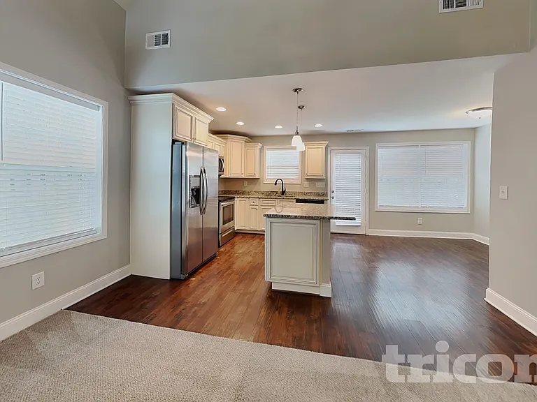 2013 Mansker Dr — Photo 2