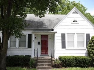 182 N 4th St, Ste Genevieve, MO 63670