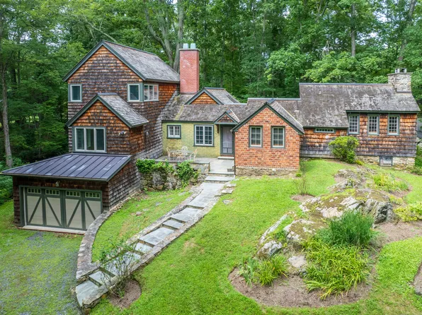 65 Wayside Lane, Redding, CT 06896