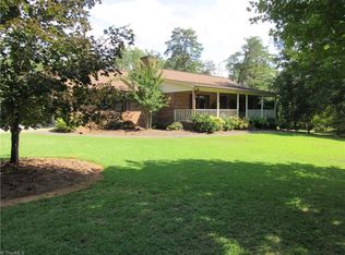 217 Crestview Dr, King, NC 27021