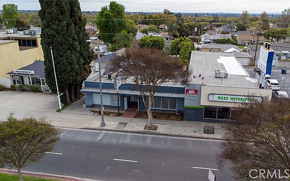 3rd image of 14430 Whittier Boulevard