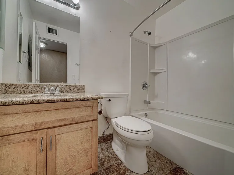 3301 W Loma Ln #1 — Photo 14
