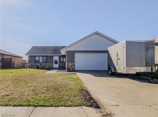 130 Potomac Dr, Elyria, OH